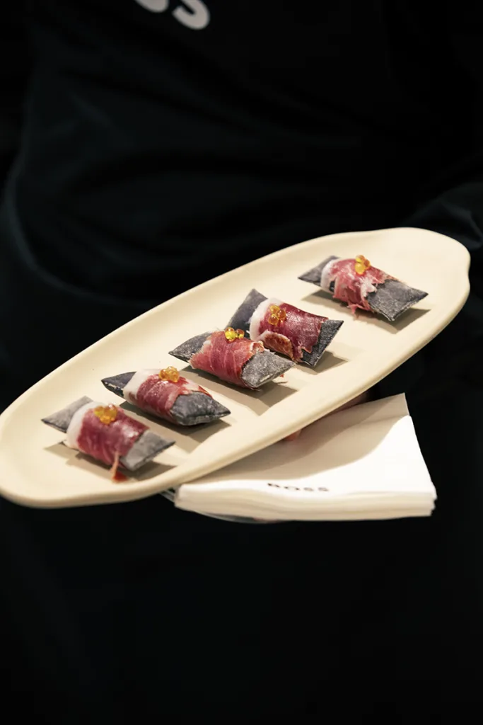 canapes-gourmet-jamon-iberico-monchos-catering Canapés gourmet con jamón ibérico