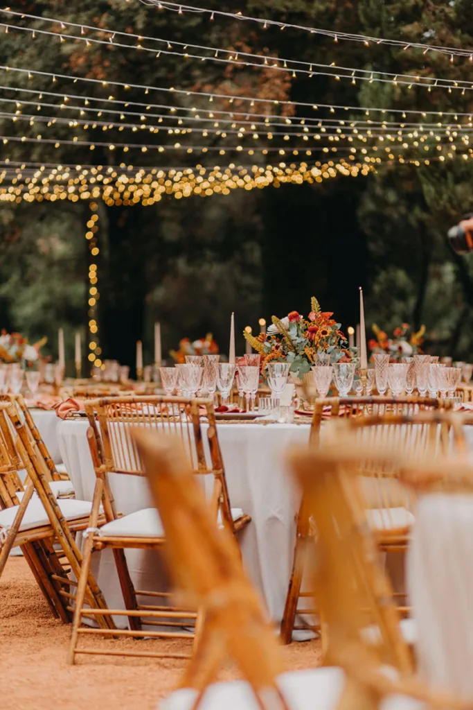 Paula & Pol Casament de nit a la Masia Egara amb il·luminació decorativa