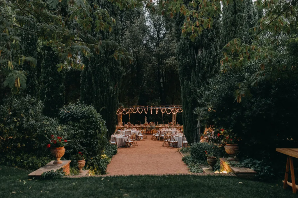 Paula & Pol Casament celebrat al jardí de la Masia Egara