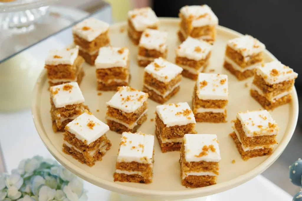 bocaditos-tarta-zanahoria-catering svg+xml;charset=utf