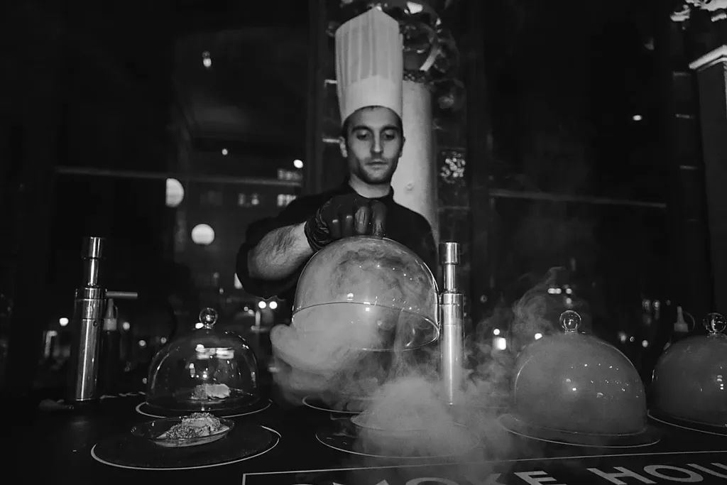 chef-ahumado-evento-blanco-negro svg+xml;charset=utf