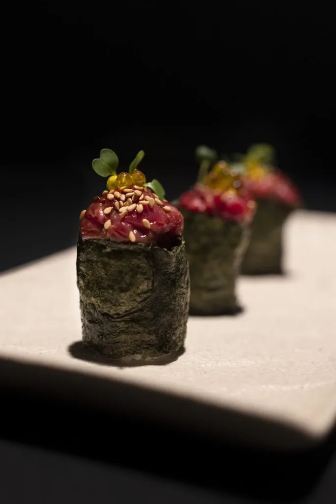 monxos-catering-barcelona-bocats-atun-nori Mossos de tonyina amb alga nori