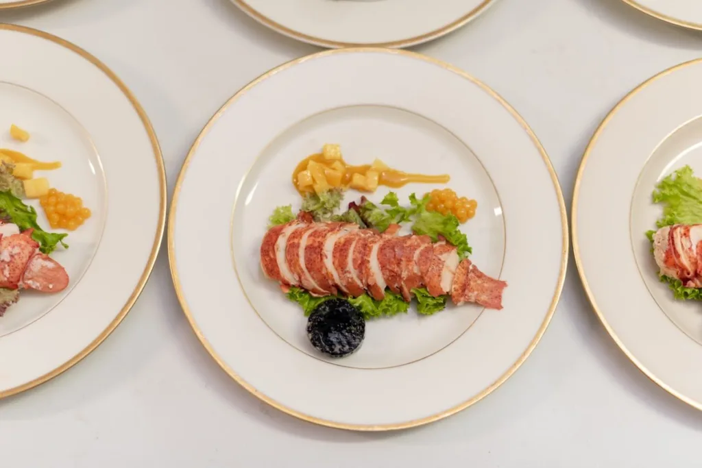 monxos-catering-barcelona-llamàntol-emplatat-esdeveniment Llamàntol emplatat en un esdeveniment