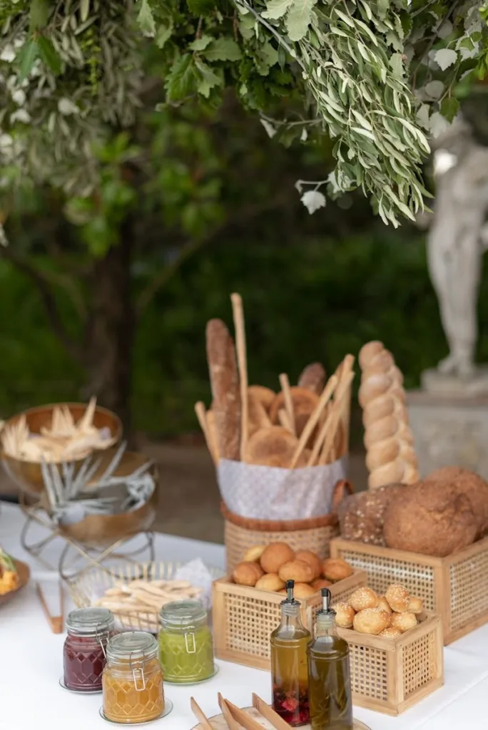monxos-catering-barcelona-buffet-pans-salses Bufet de pans i salses