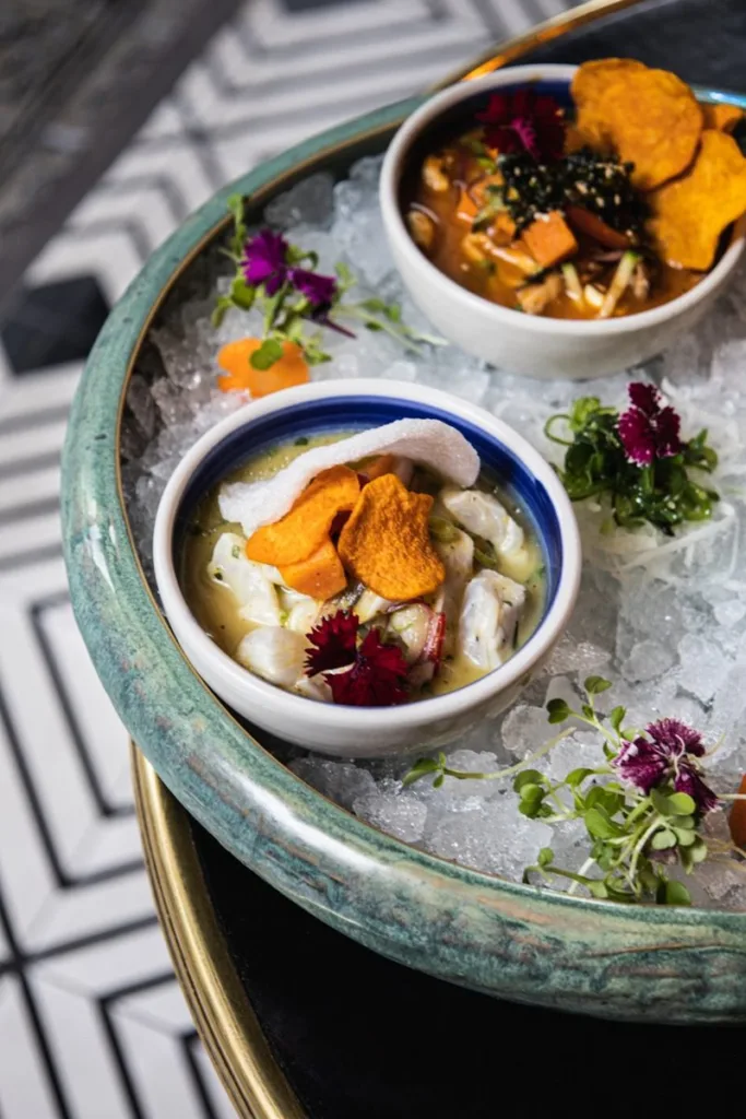monxos-catering-barcelona-ceviche-aperitiu-gel Ceviche servit com a aperitiu sobre gel