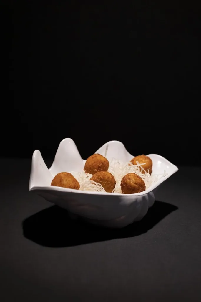 monxos-catering-barcelona-croquetes-aperitiu Croquetes servides com a aperitiu
