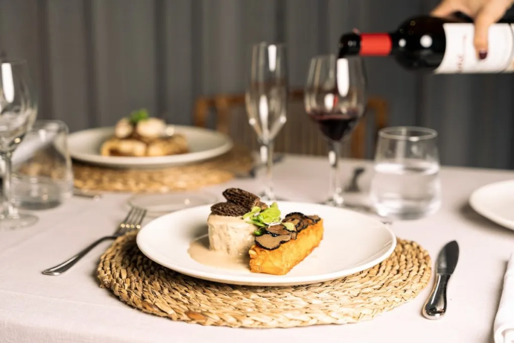 monxos-catering-barcelona-maridaje-vi-plat-gourmet Maridatge de vi amb un plat gurmet