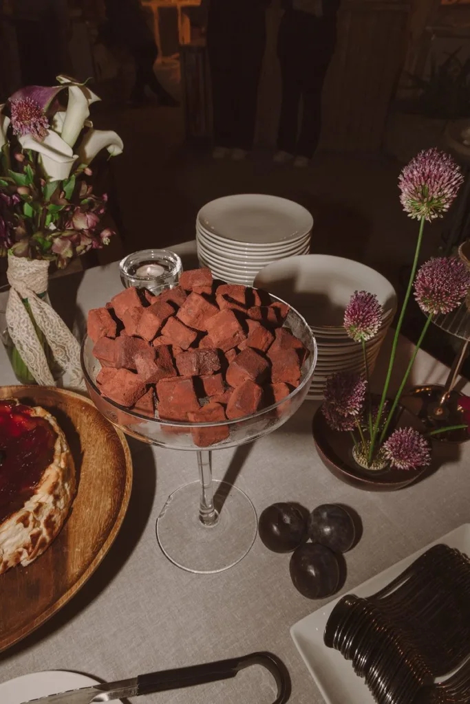 monxos-catering-barcelona-taula-dolça-casament-xocolata Taula dolça de casament amb xocolata
