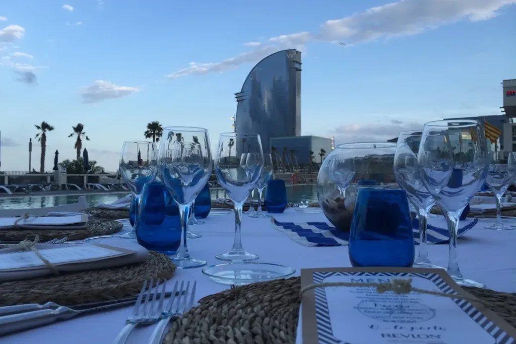 poolside-event-table-setting-barcelona svg+xml;charset=utf