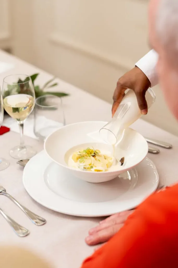 tableside-soup-service-fine-dining svg+xml;charset=utf